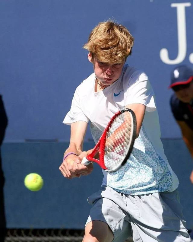 前主动召集 前主动召集