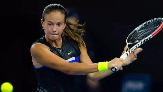 轮展现了强 轮展现了强